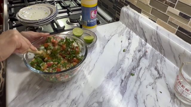 Salsa pico de gallo смотреть онлайн