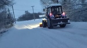 Трактора МТЗ 82 Чистят снег !