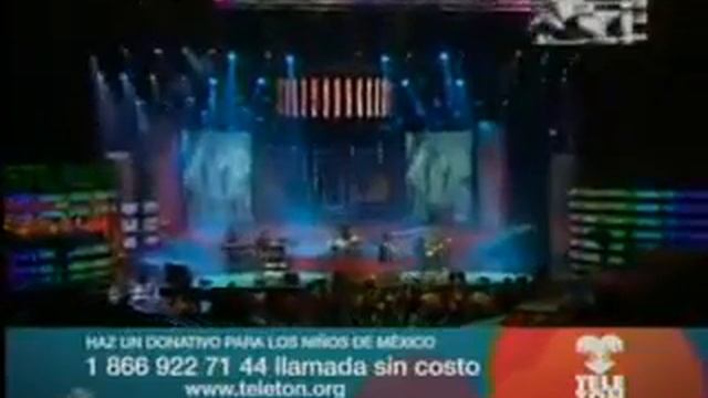 Selena Gomez And The Scene "Falling Down And Naturally" (Live Teleton Mexico Concert) смотреть онлайн