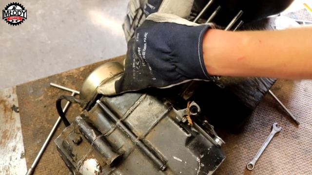 Rozbieranie silnika z mojego nowego gruza - 154FMI Lifan 120/125 (FMB) Loncin MRF Pitbike YX смотреть онлайн