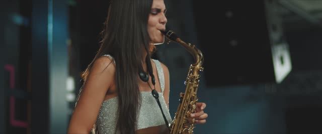 Sax Cover Alexandra Ilieva Thomann (Whitney Houston - I Wanna Dance with Somebody)