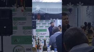 Фидан Вильданов поет песню Фидана Гафарова