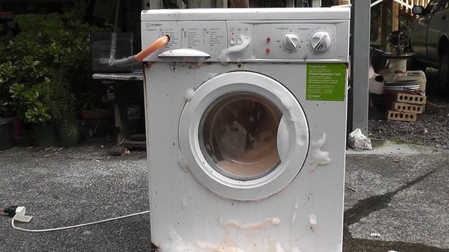 AFFF in washing machine + bottles, drill and batteries смотреть онлайн