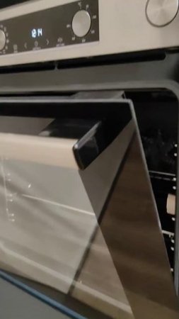 духовка Gorenje доводчик на дверце