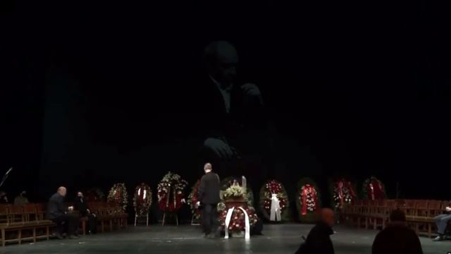 Вдова не пришла на похороны с Андреем Мягковым