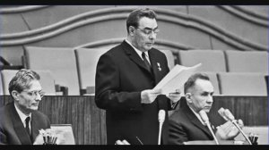 Брежнев посетил завод ЗИЛ. USSR President Brezhnev. Брежнев Леонид Ильич на заводе ЗИЛ