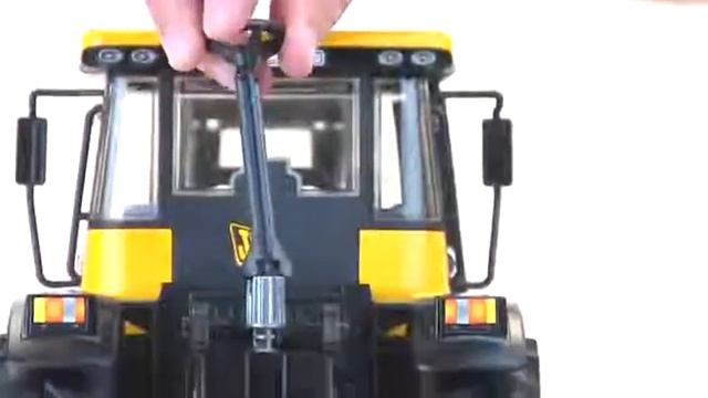 Трактор JCB Fastrac 3220 Bruder 03-030 смотреть онлайн