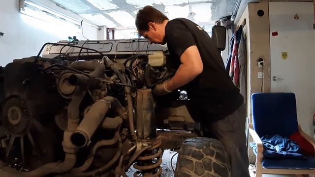 Step 8: Bulkhead & Seatbase Land Rover Defender 110 by Maro смотреть онлайн