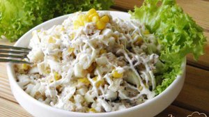 Салат с консервой