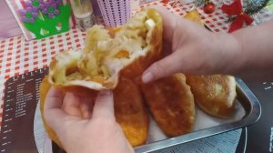 Домашние пирожки с квашенной капустой и яйцом