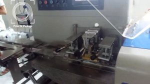 Упаковка медицинских шприцов на горизонтальной упаковочной машине 250X