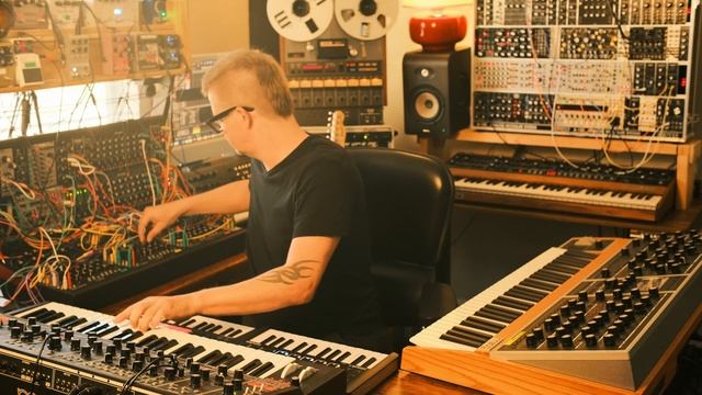Motion - full album (Tangerine Dream meets Philip Glass, Vangelis and Jarre ambient)