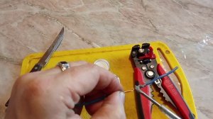 паяю провода паяльной пастой.