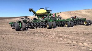 Посів сої комплексом John deer 1890+1910 трактором Class 930 axion