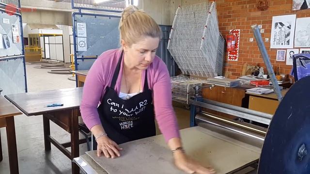 INGA BRASCHE -Lino Printing For the First Time with with Kabelo Kim смотреть онлайн