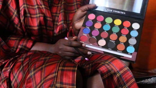 Princesa Azteca Volume ii eyeshadow swatches. смотреть онлайн