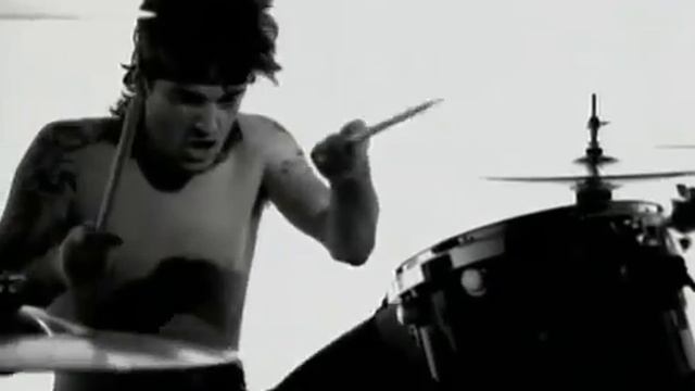 Backwards music video - Motley Crue - Home Sweet Home смотреть онлайн