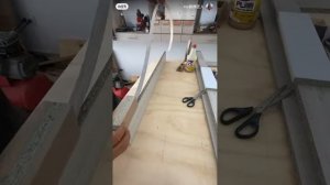 как клеить  декоративную ленту на торец мдф