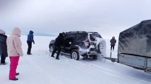 Ураган на Севере Байкала Едем по опасному льду озера Горячие источники