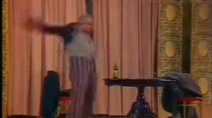 Сцена из спектакля "Деловые люди"