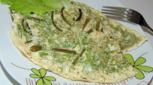 Омлет с чесночными стрелками и укропом
