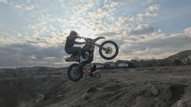 Крым эндуро покатушки 22.03.2025 смотреть онлайн