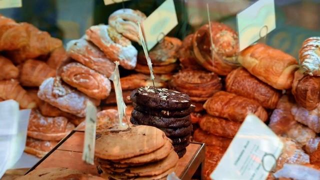 London Travel Guide: Top Attractions & Tips смотреть онлайн