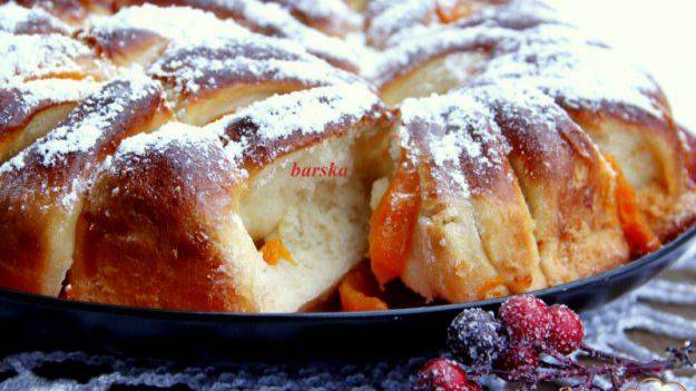 Пирог с персиками
