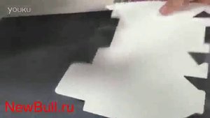 Планшетный режущий плоттер DCZ в процессе резки перфорации, режущий плоттер и расройщик