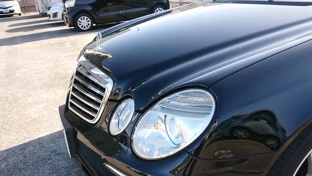 Nostalgic Mercedes-Benz E-class смотреть онлайн