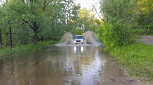 УАЗы Патриот УАЗ 469 и Hyundai Tucson немного воды и маленькие броды Поездка 08 06 2021