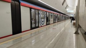 Поезда Москва 2020 на станции метро Нагатинский Затон