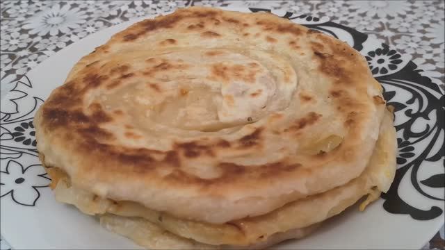 Слоеные лепешки на сковороде с луком. ВЫ УДИВИТЕСЬ, как ПРОСТО ИХ ПРИГОТОВИТЬ