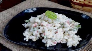 Салат с крабовыми палочками и горошком