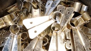 Крепление кницы на винты