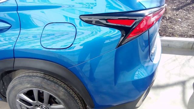 Шикарный автомобиль Лексус LX 500. Очень интересный автомобиль в мире.