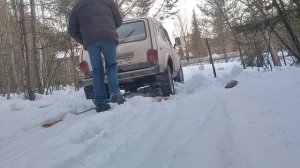 #Нива Поехал в баню и застрял. ХайДжек выручает