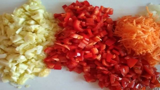 Кабачки фаршированные рисом и овощами