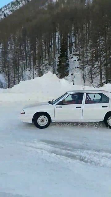 ALFA ROMEO 33 4x4 ICE TRACK | Drifting sul Ghiaccio | Vettoretto - Matè смотреть онлайн