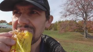 ВЛОГ УЛИЧНЫЙ ОБЖОР НА СЛОЕНЫЙ ПИРОЖОК БИЛЛА С ЯБЛОЧНОЙ НАЧИНКОЙ