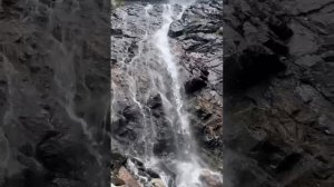 "Водопады - на скалах ступени" автор стихов Майя Дзугаева