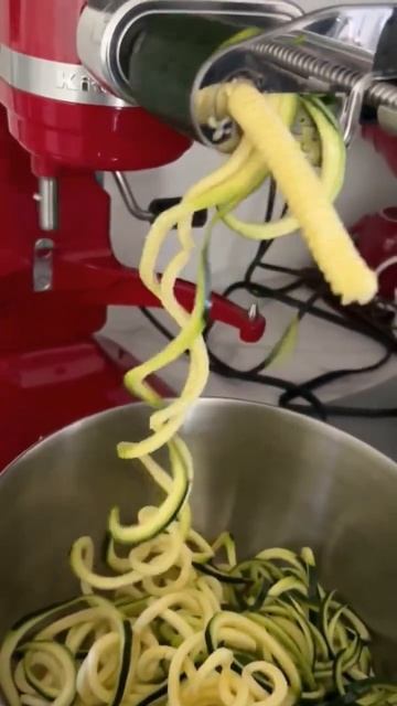 Spaghetti de calabaza de pollo Alfredo