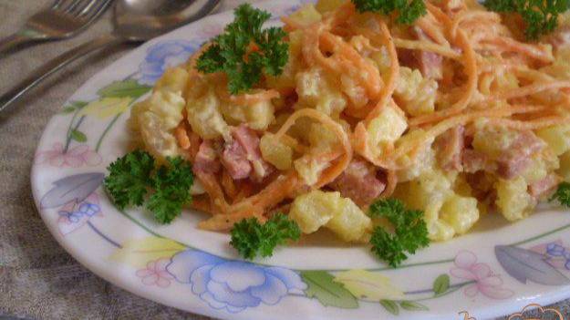 Салат с копченной колбасой и морковью по-корейски