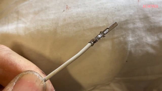 Mercedes W210 - Replacing the crumbling headlight wiring смотреть онлайн