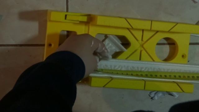 TAIERE PLINTA BAGHETA POLISTIREN TAVAN FALS LA UNGHI смотреть онлайн