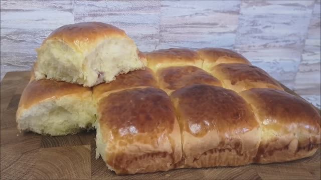 Булочки с творогом. Мамины пирожки с творогом и изюмом. Сдобное тесто