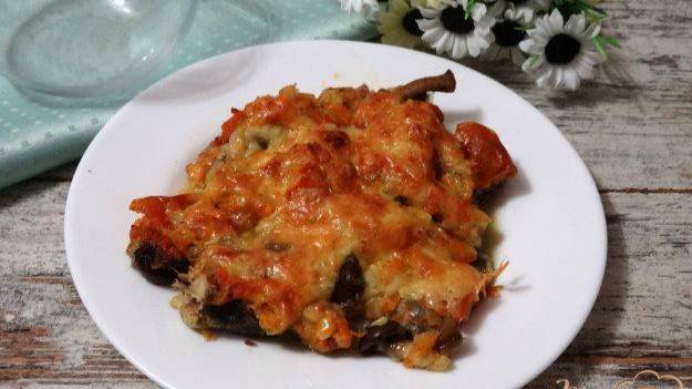 Рыбная запеканка с опятами, овощами и сыром
