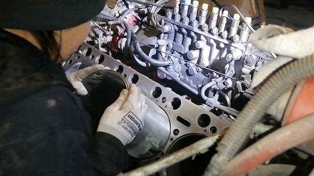 Девушка автомеханик😁 Установка гильз F20C Hino Profia.