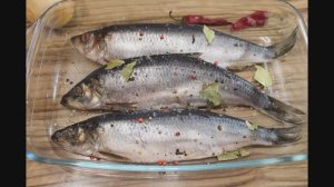 Селедка соленая в домашних условиях. Сухой посол рыбы. Просто , быстро, вкусно!