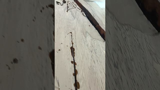 Заливка эпоксидной реки в столешницу из слэбов бука